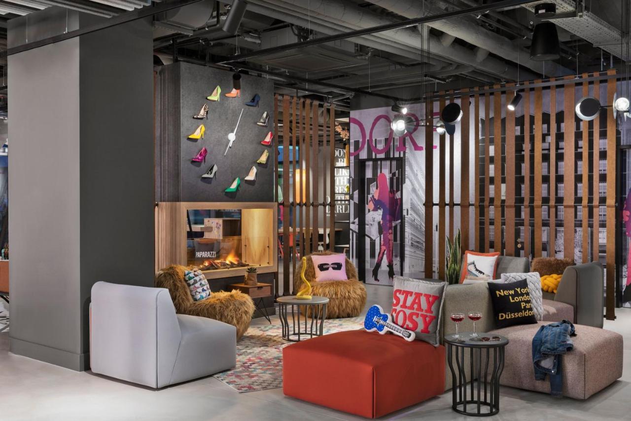 Moxy Duesseldorf City Exterior photo