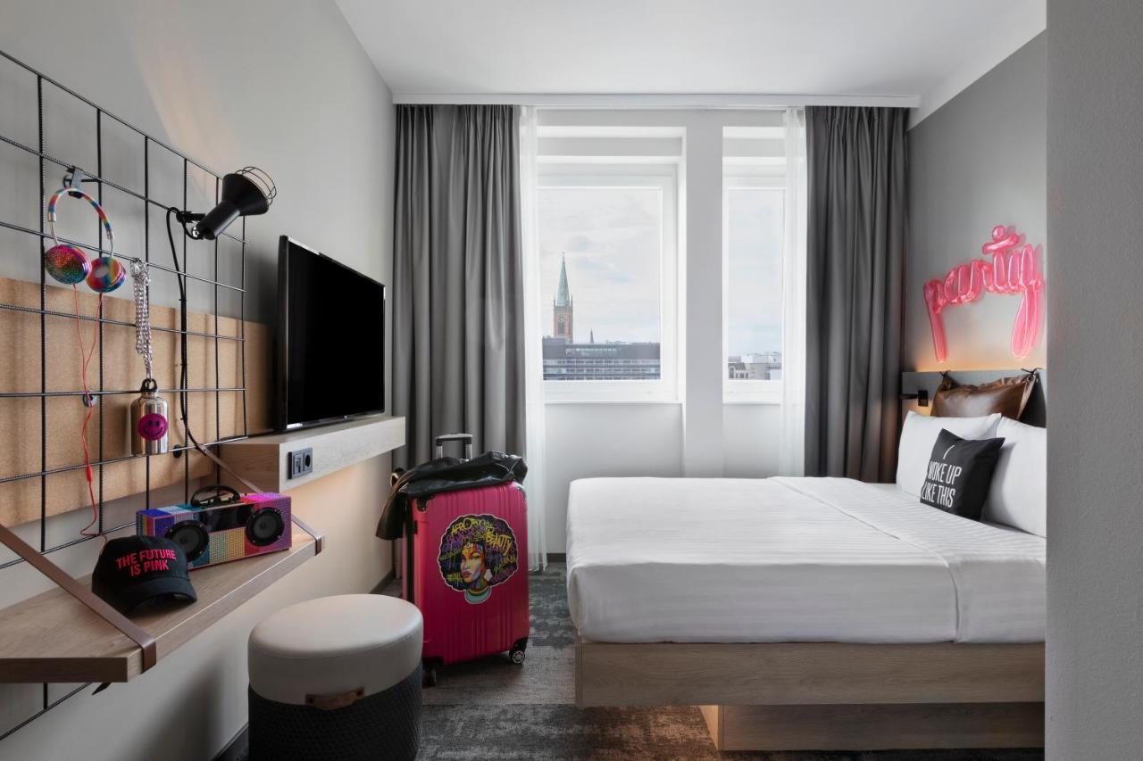 Moxy Duesseldorf City Exterior photo