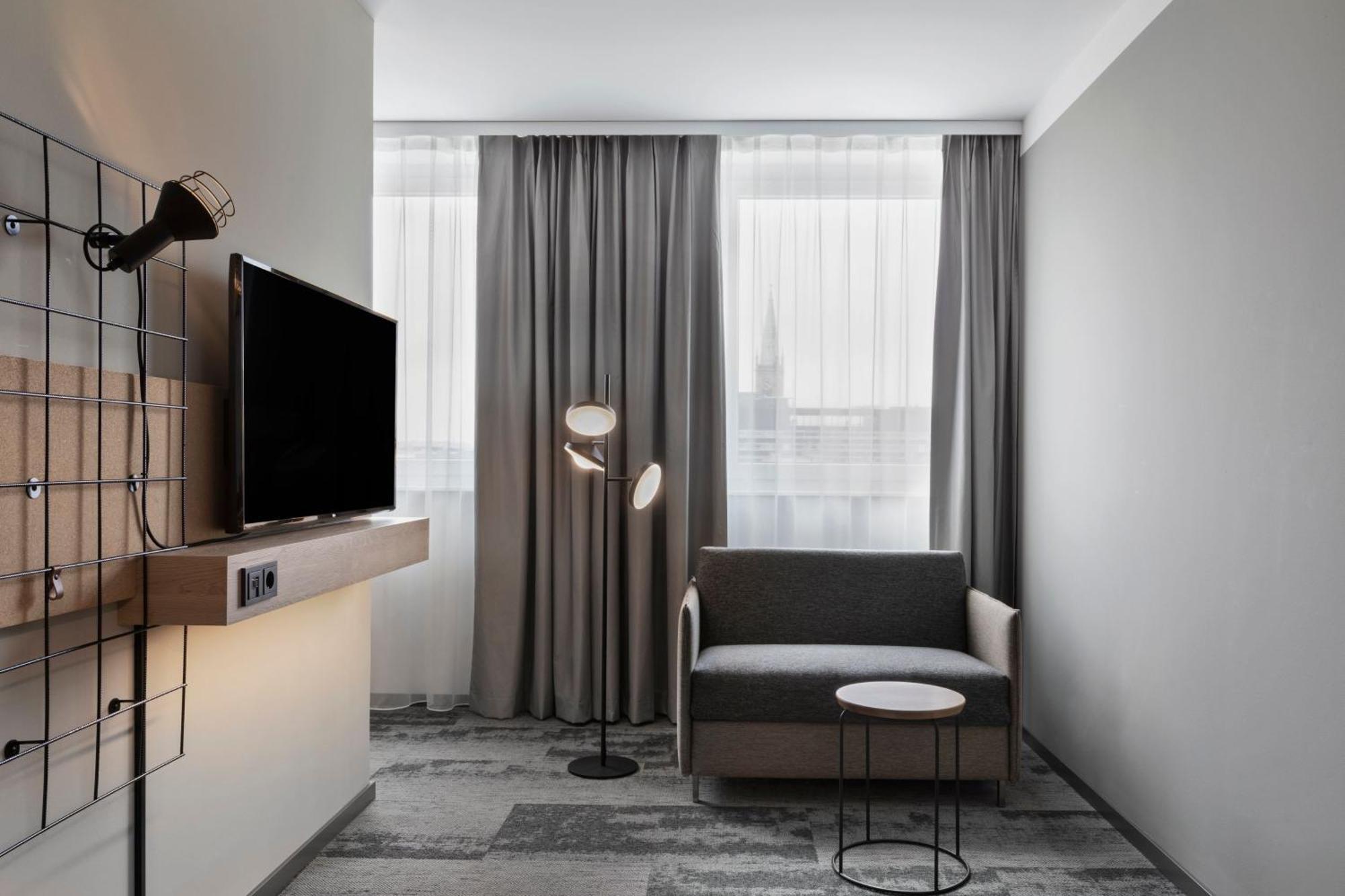 Moxy Duesseldorf City Exterior photo