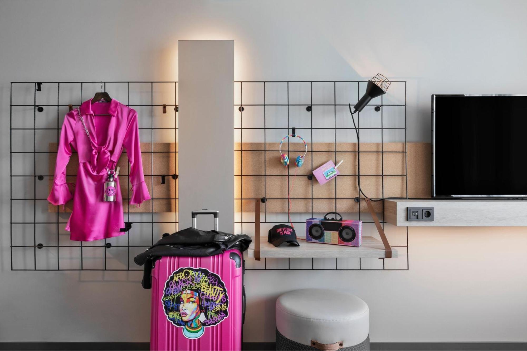 Moxy Duesseldorf City Exterior photo